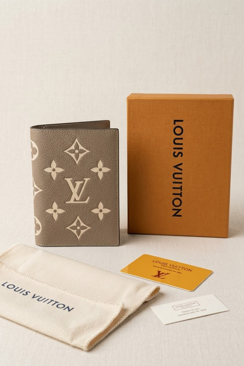 Louis Vuitton Passport Cover in Monogram Heritage Linen