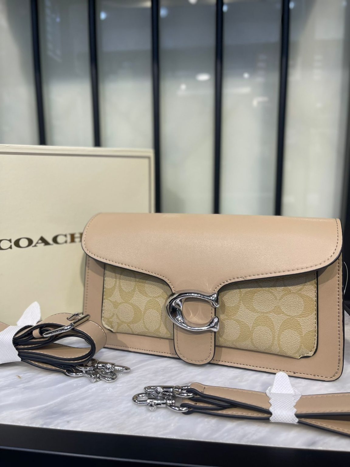 SIGNATURE CrossBody