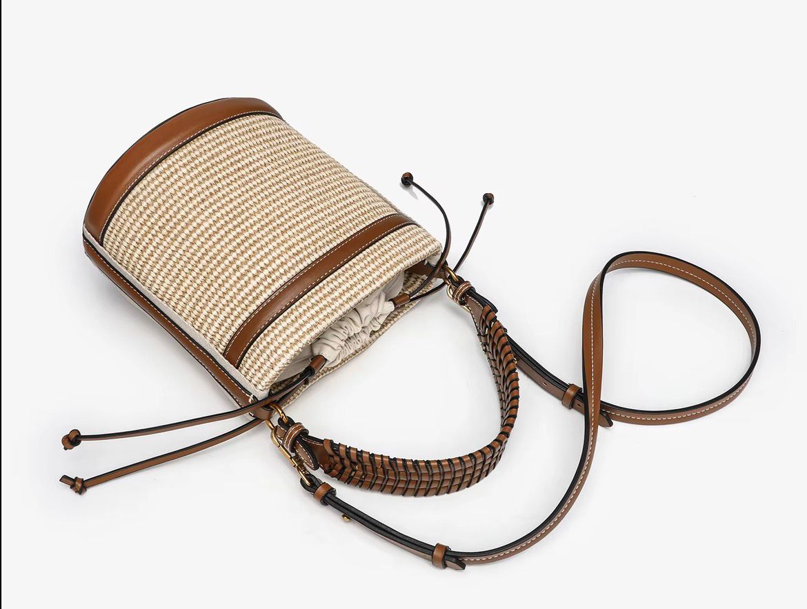 HANDLE BUCKET BAG